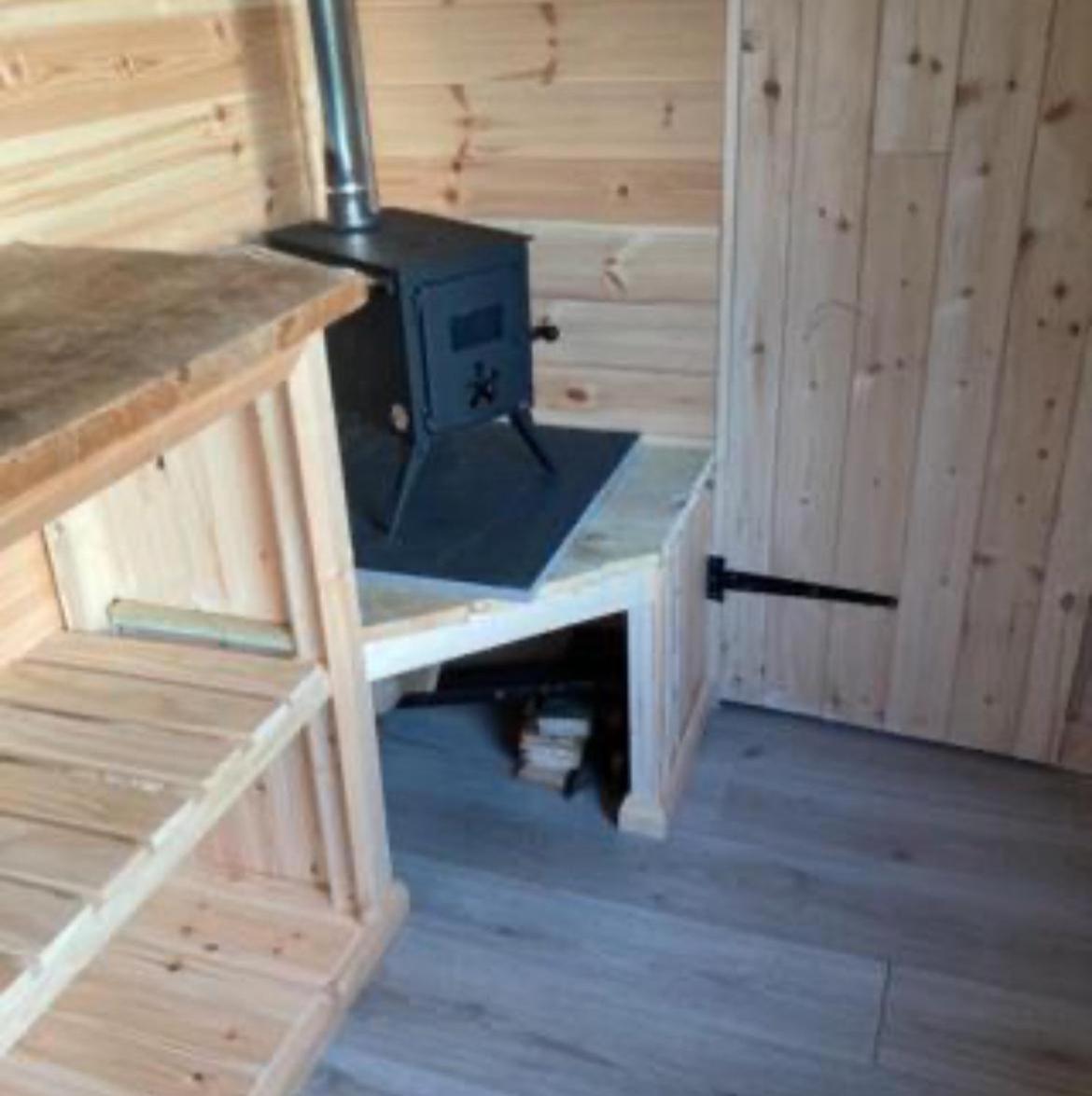 Off Grid Shepherds Hut Hotel Llansilin Exterior photo